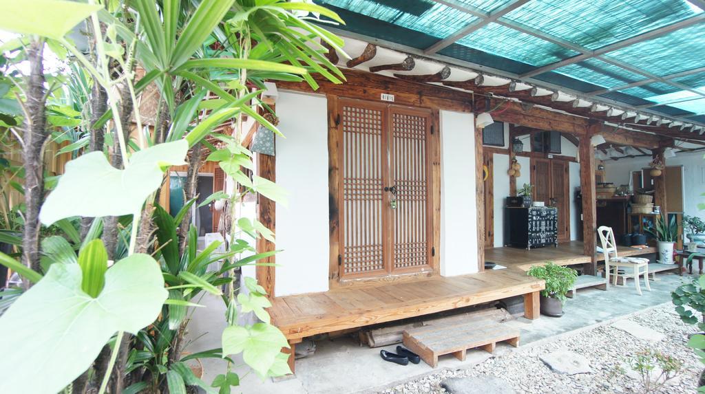 1928 Suimmaru Hanok Guesthouse Jeonju Zewnętrze zdjęcie