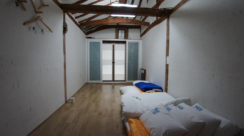1928 Suimmaru Hanok Guesthouse Jeonju Pokój zdjęcie