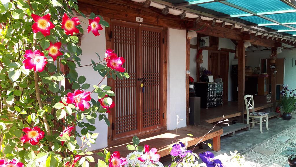 1928 Suimmaru Hanok Guesthouse Jeonju Zewnętrze zdjęcie